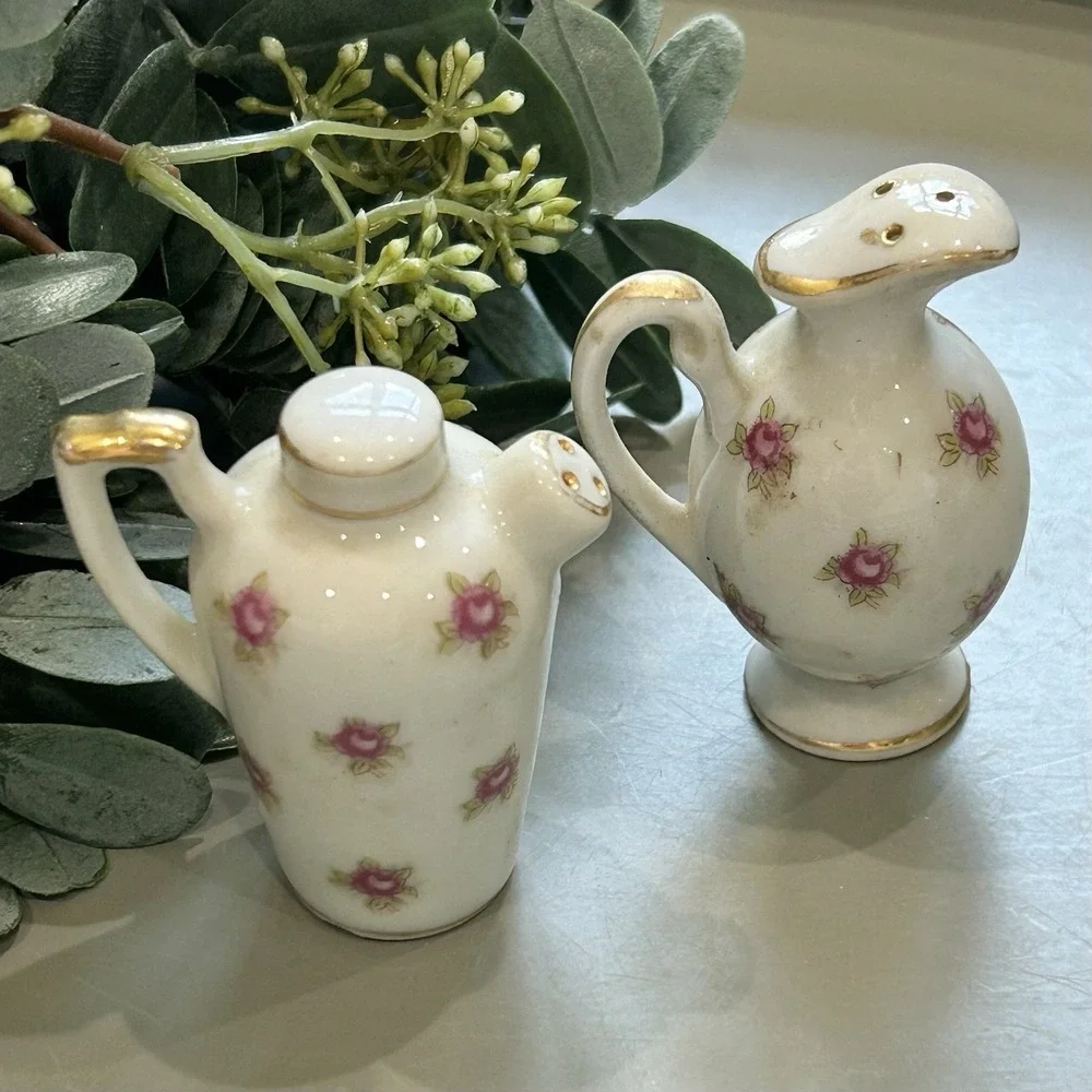 1947‎ Vintage Ceramic Watering Jug Salt & Pepper Shakers Japan Gilded Floral